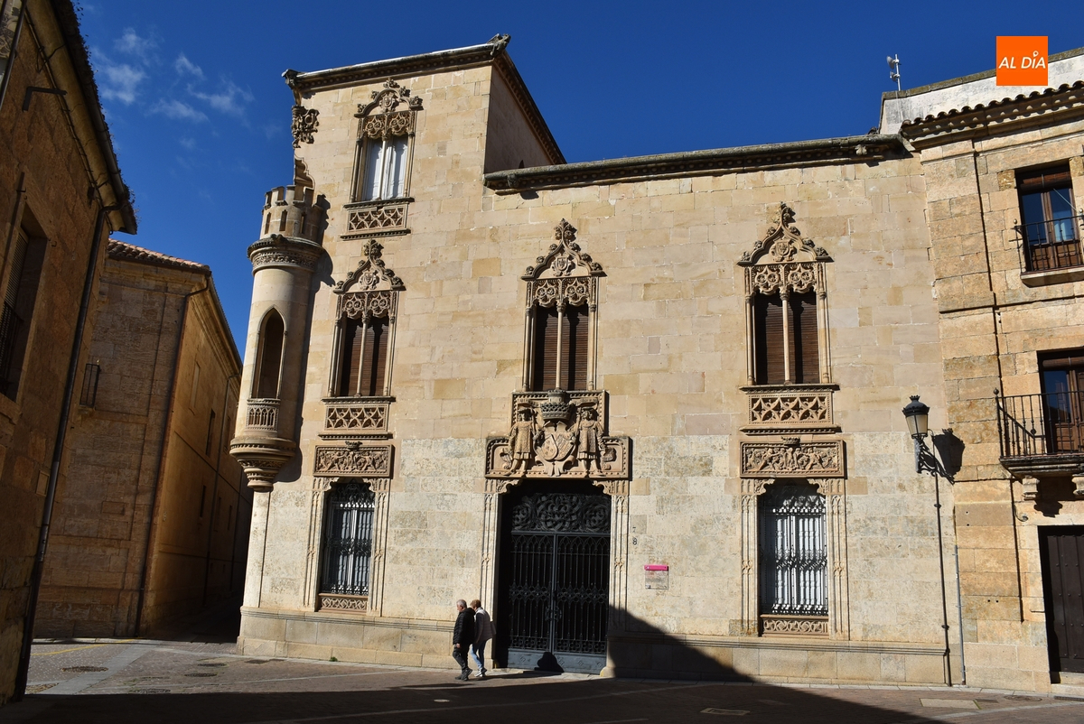 El Ayuntamiento destinará más dinero a la reforma de Cartago y de 12 calles y comprará luces navideñas