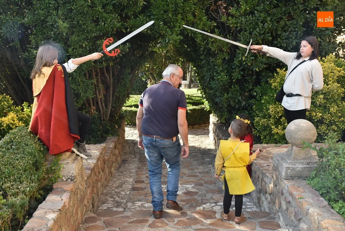Foto 2 - Alcandora se encarga de abrir la extens&iacute;sima programaci&oacute;n de la Feria Medieval