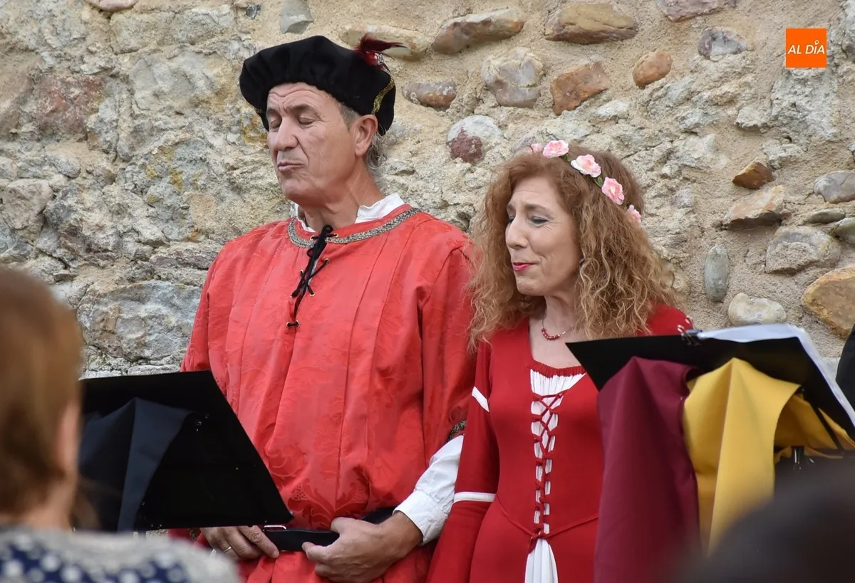 Foto 4 - Alcandora se encarga de abrir la extens&iacute;sima programaci&oacute;n de la Feria Medieval