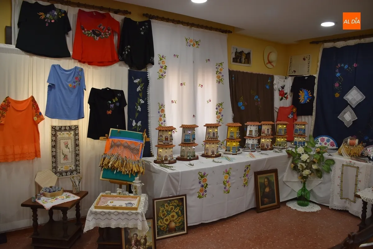 Foto 2 - Expuestos en el Centro de Mayores los trabajos elaborados durante el curso anterior
