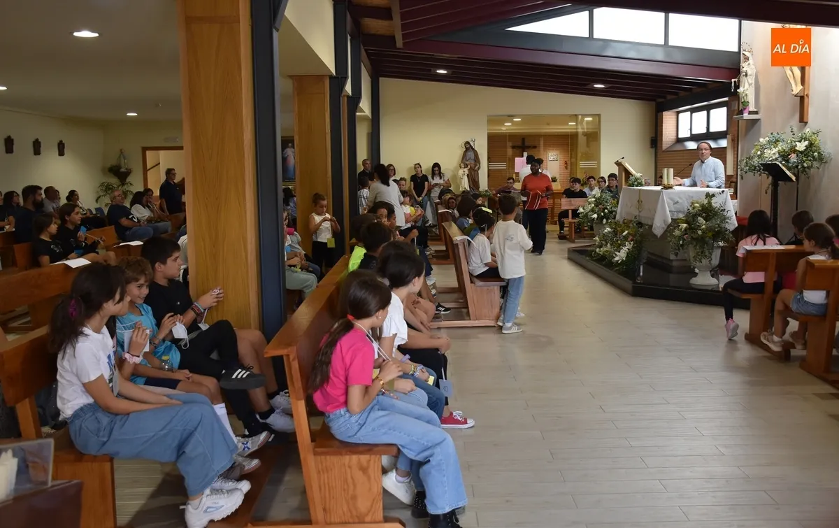 Foto 2 - El Salvador da inicio al curso de Catequesis con una animada gymkana