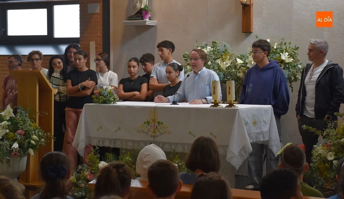 Foto 6 - El Salvador da inicio al curso de Catequesis con una animada gymkana