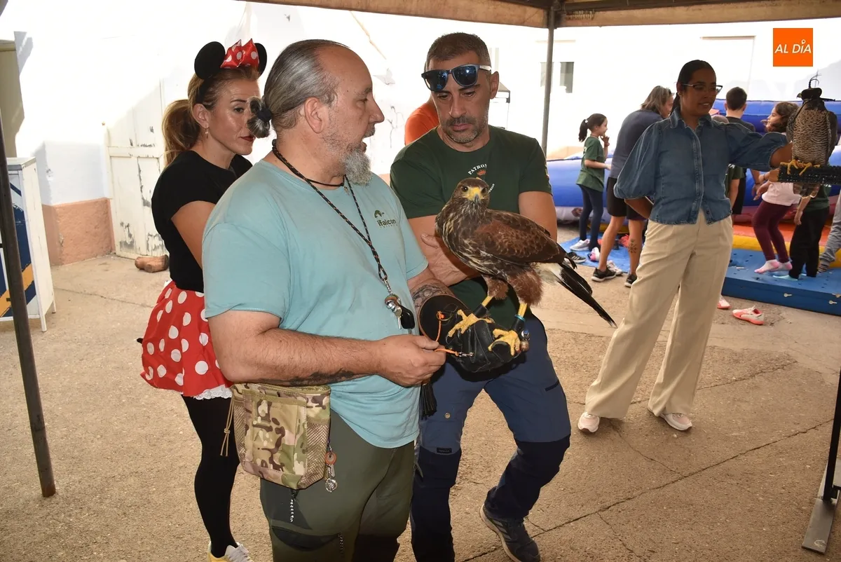 Foto 6 - L@s ni&ntilde;@s tambi&eacute;n tienen su hueco dentro de la celebraci&oacute;n de la patrona de la Guardia Civil