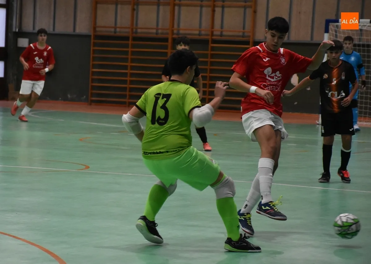 Foto 3 - Delirio en Conde de Fox&aacute; con la victoria literalmente sobre la bocina del III Cadete ante Laguna