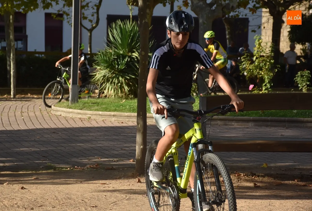 Foto 6 - El Club J&oacute;venes Ciclistas lleva a cabo en La Glorieta su primera Jornada de Puertas Abiertas