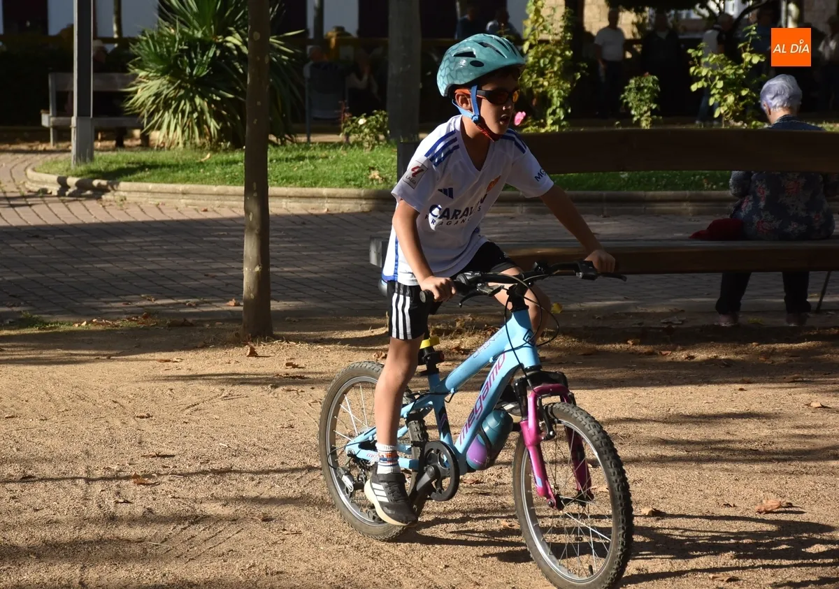 Foto 8 - El Club J&oacute;venes Ciclistas lleva a cabo en La Glorieta su primera Jornada de Puertas Abiertas