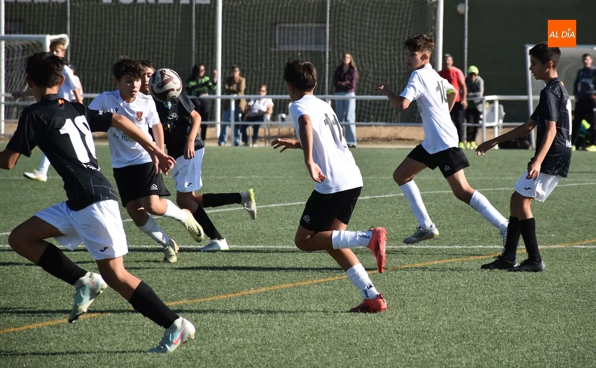 Foto 5 - #M (11-12 OCT) El Infantil A del Ciudad Rodrigo contin&uacute;a en modo rodillo goleando tambi&eacute;n al Alba de Tormes