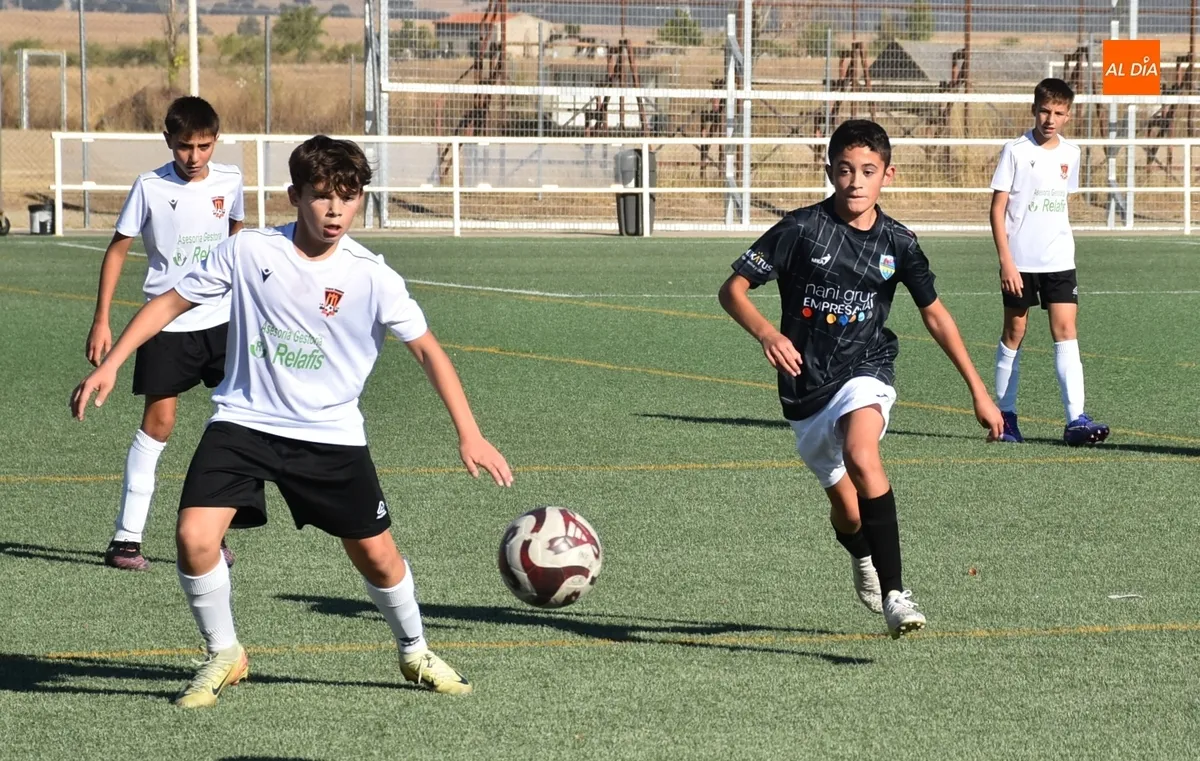 Foto 9 - #M (11-12 OCT) El Infantil A del Ciudad Rodrigo contin&uacute;a en modo rodillo goleando tambi&eacute;n al Alba de Tormes