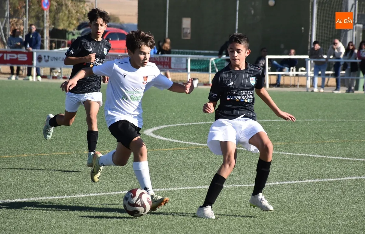 Foto 11 - #M (11-12 OCT) El Infantil A del Ciudad Rodrigo contin&uacute;a en modo rodillo goleando tambi&eacute;n al Alba de Tormes