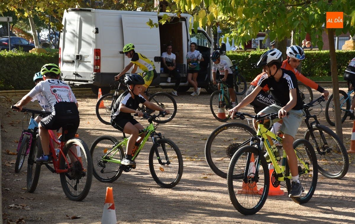 El Club Jóvenes Ciclistas lleva a cabo en La Glorieta su primera Jornada de Puertas Abiertas