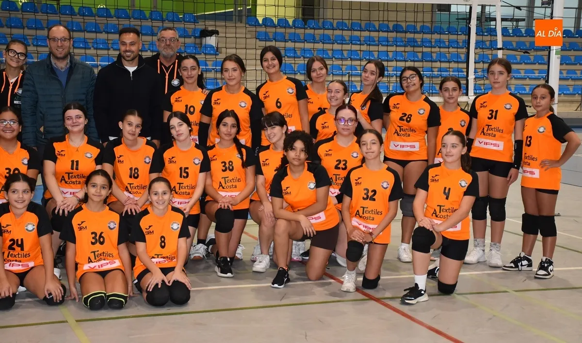 Foto 3 - La Escuela de Voleibol de Ciudad Rodrigo re&uacute;ne este curso a 55 chicas