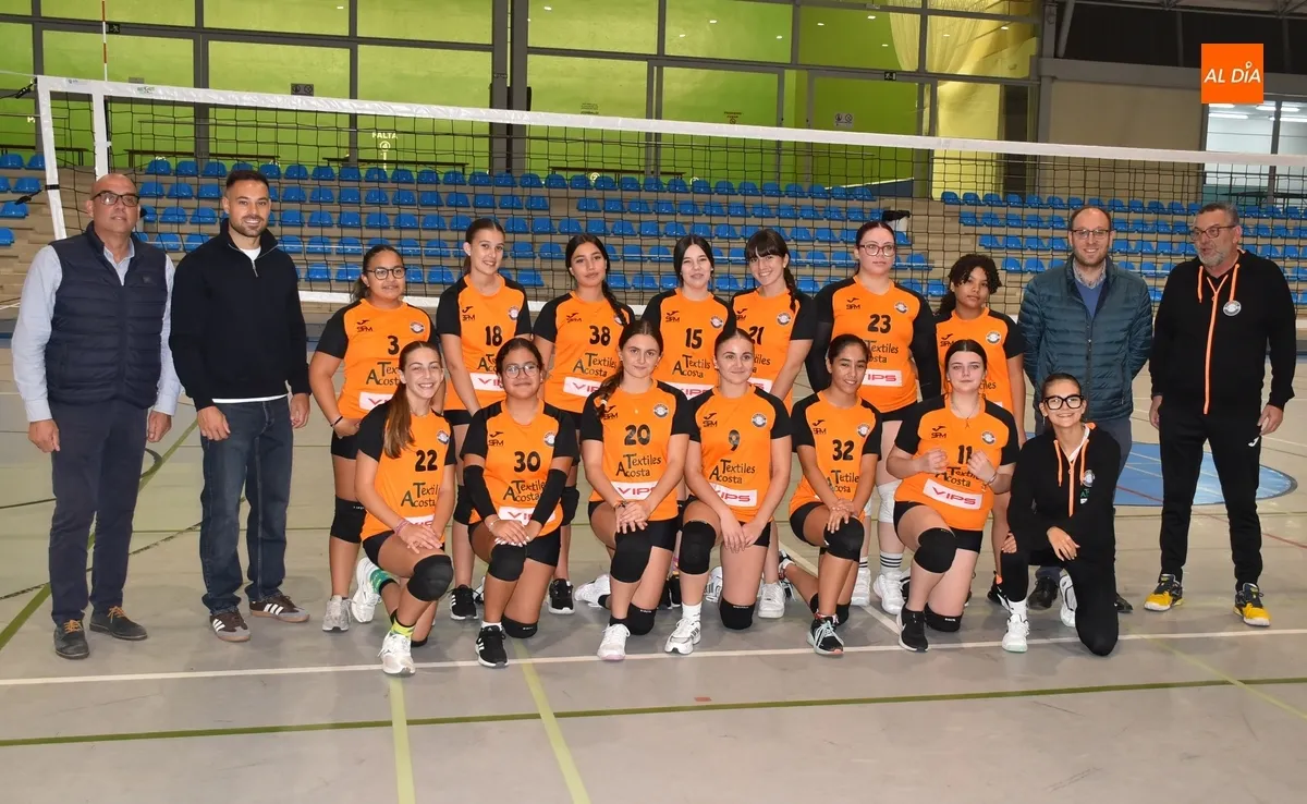 Foto 7 - La Escuela de Voleibol de Ciudad Rodrigo re&uacute;ne este curso a 55 chicas