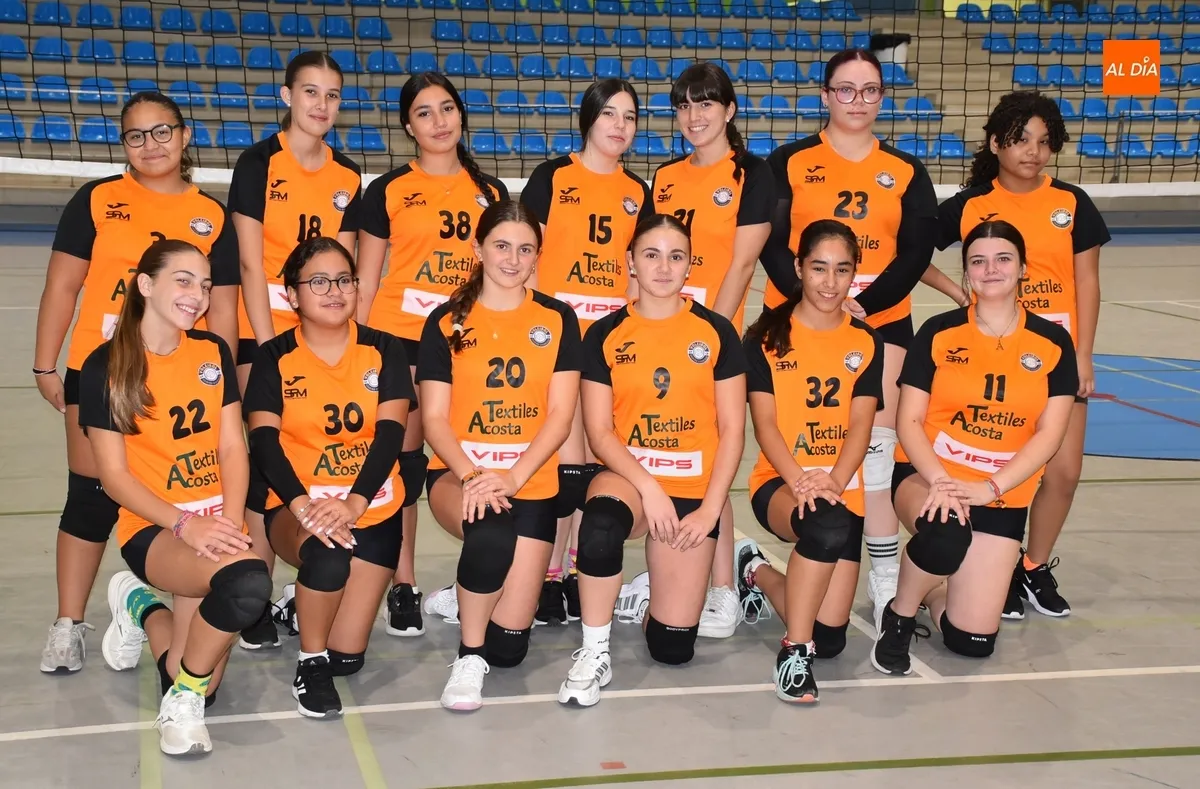 Foto 8 - La Escuela de Voleibol de Ciudad Rodrigo re&uacute;ne este curso a 55 chicas