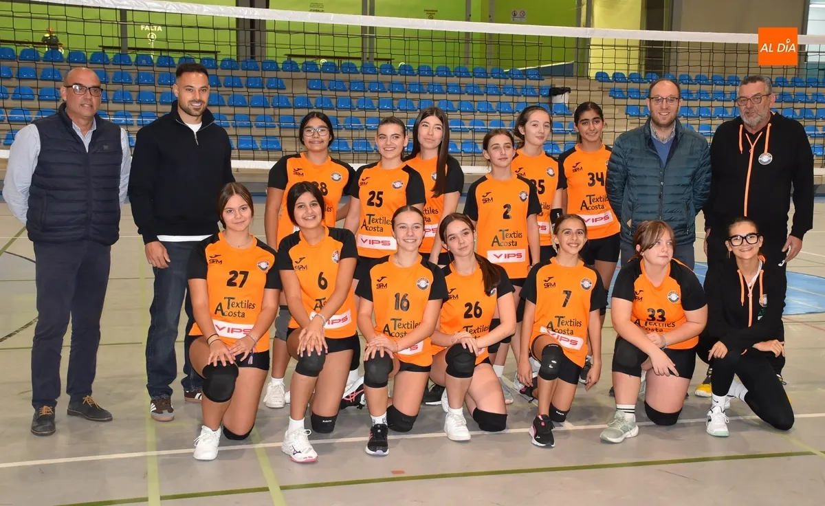 Foto 10 - La Escuela de Voleibol de Ciudad Rodrigo re&uacute;ne este curso a 55 chicas