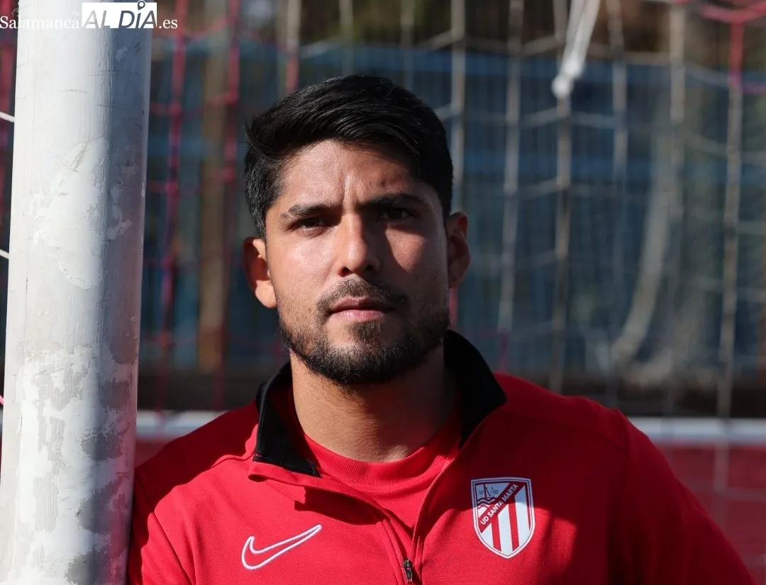 Foto 4 - FOTOS | La nueva vida de Mart&iacute;n Galv&aacute;n: la intrahistoria de su fichaje por el Santa Marta por un amigo, pens&oacute; en la retirada, ahora es entrenador...