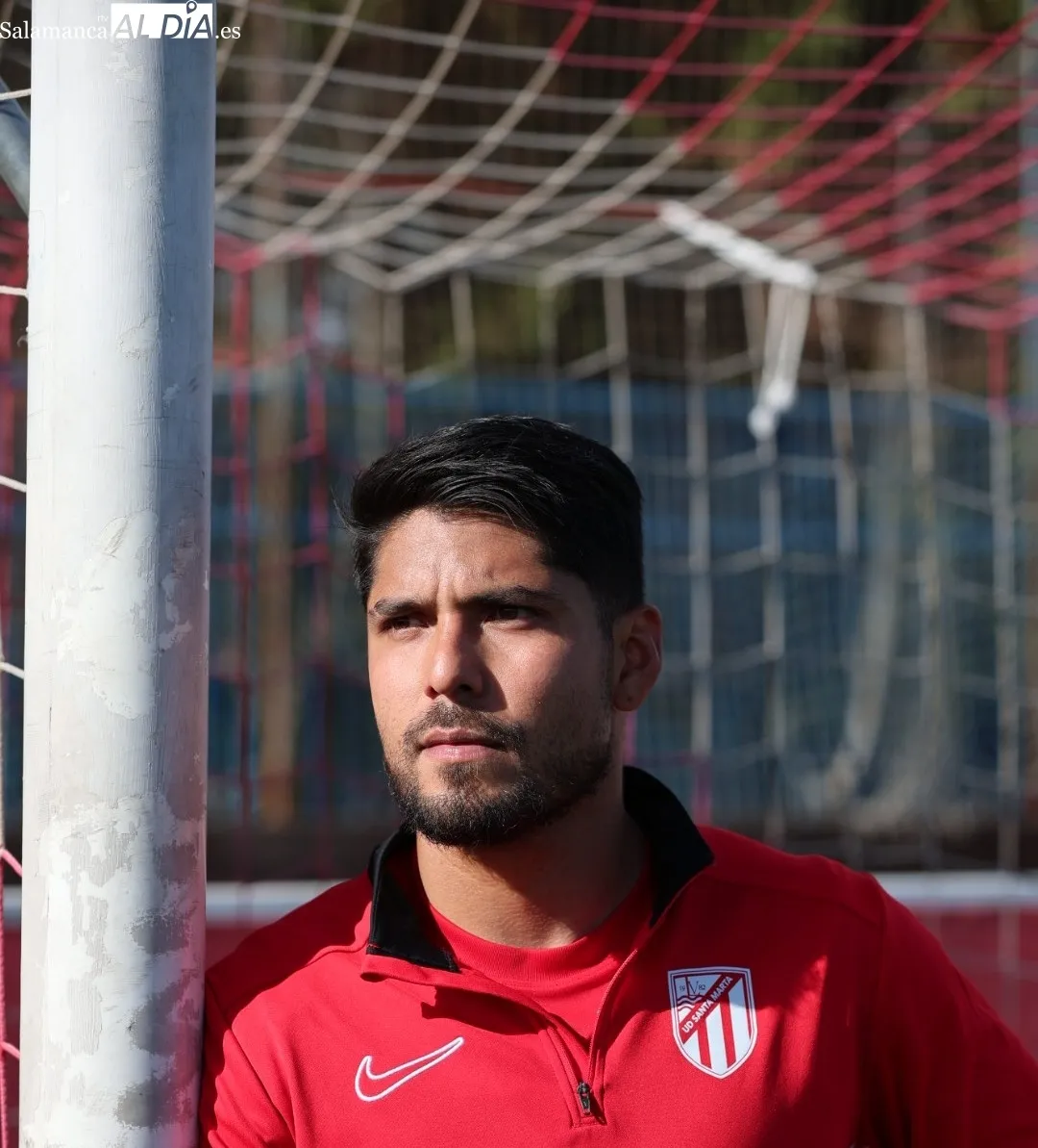 Foto 5 - FOTOS | La nueva vida de Mart&iacute;n Galv&aacute;n: la intrahistoria de su fichaje por el Santa Marta por un amigo, pens&oacute; en la retirada, ahora es entrenador...