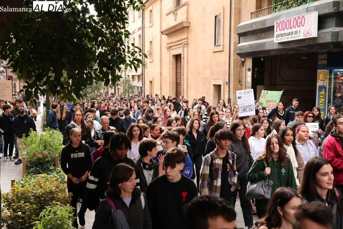 Concentración en Salamanca contra el 'bullying' | FOTOS: David Sañudo 