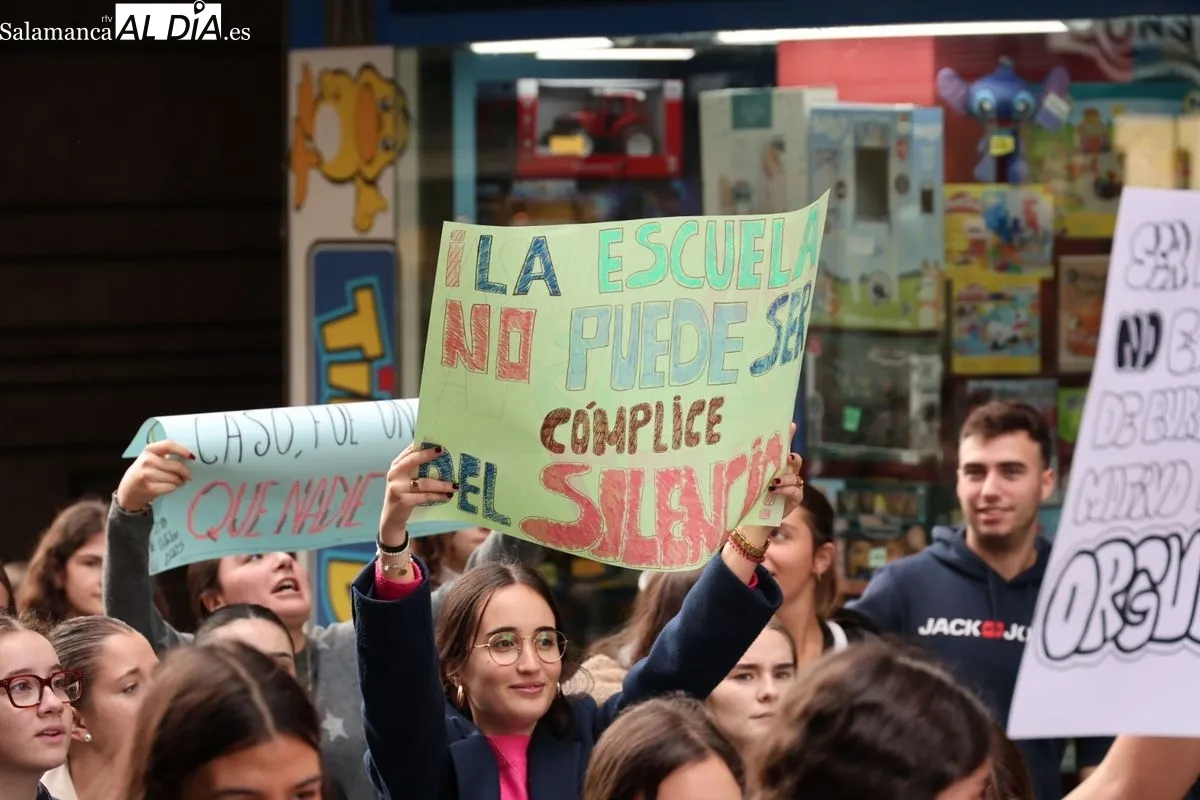 Concentración en Salamanca contra el 'bullying' | FOTOS: David Sañudo 