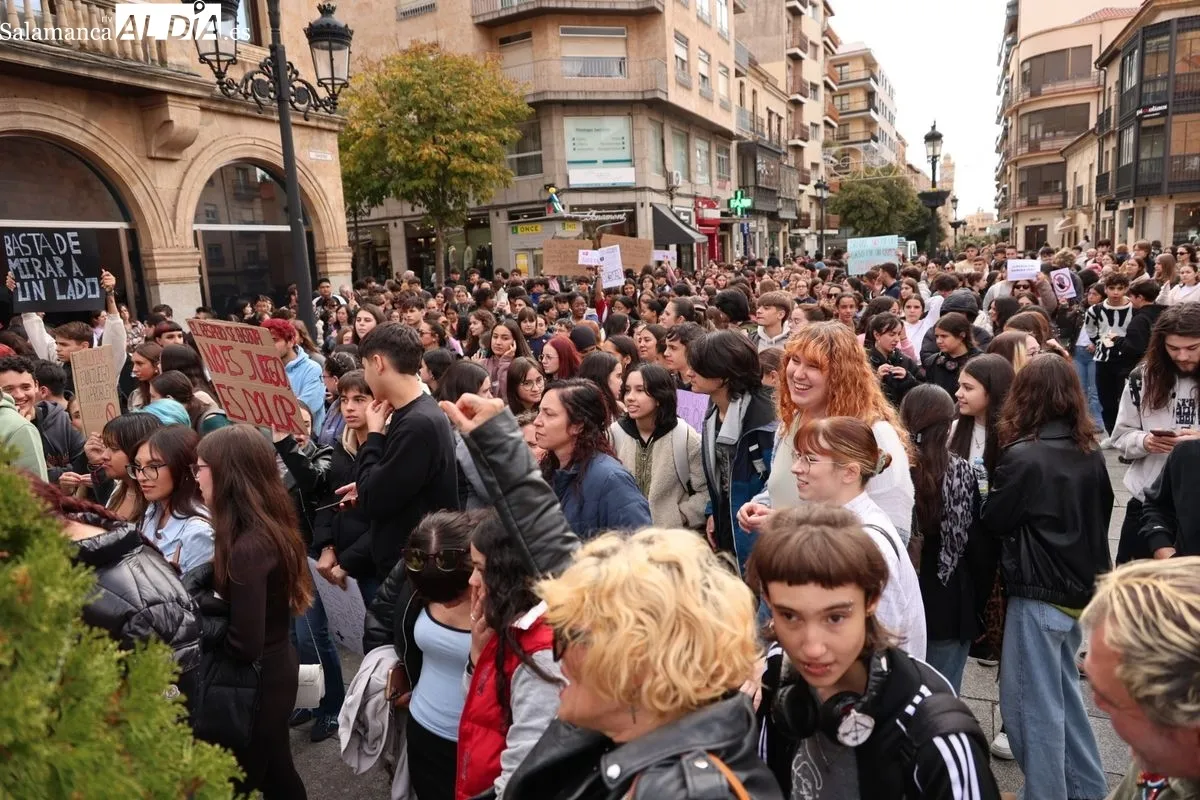 Concentración en Salamanca contra el 'bullying' | FOTOS: David Sañudo 