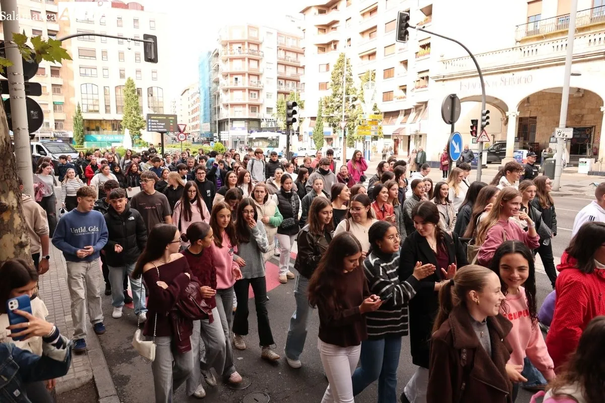 Concentración en Salamanca contra el 'bullying' | FOTOS: David Sañudo 