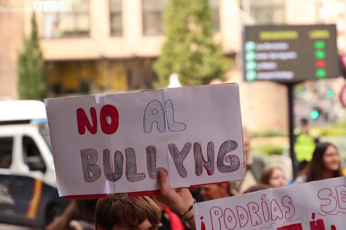 Concentración en Salamanca contra el 'bullying' | FOTOS: David Sañudo 