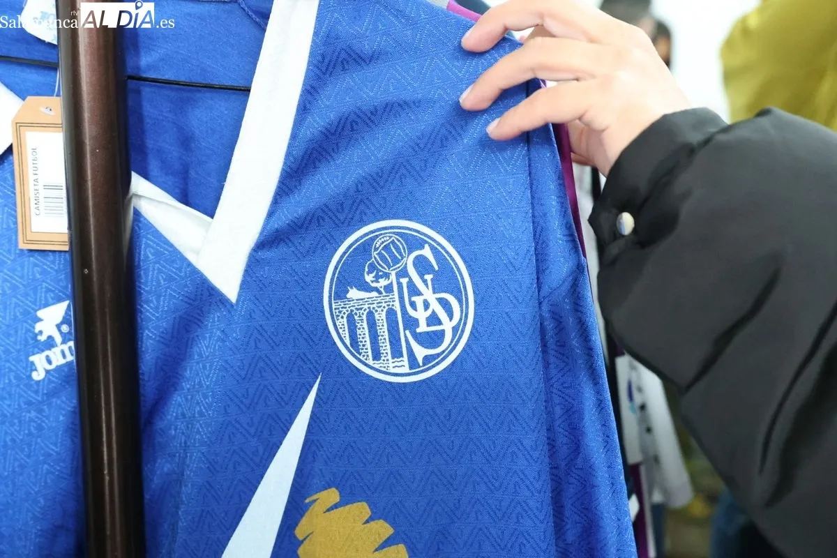 Imágenes de la inauguración de Coop7, la tienda de segunda mano de Por Siete | FOTOS: David Sañudo 