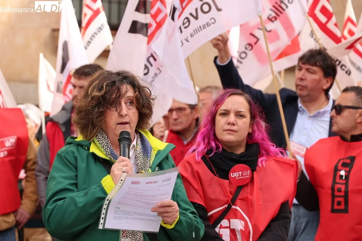  “Negociación, subida salarial y mejora de los servicios públicos”, el sector público se planta ante el Gobierno y amenaza con una huelga general por los salarios | FOTOS: David Sañudo 