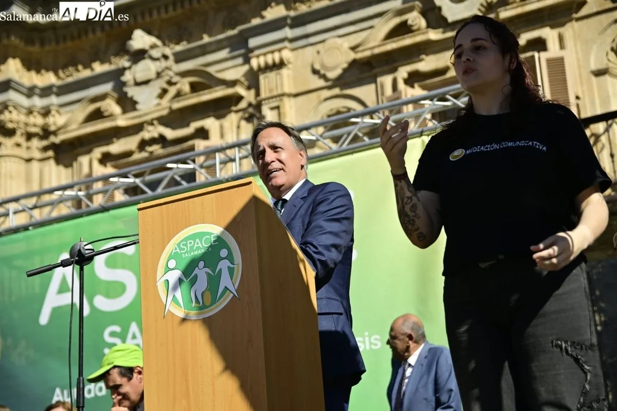 Día Mundial de la Parálisis Cerebral en la Plaza Mayor. Foto SALAMANCArtv AL DÍA