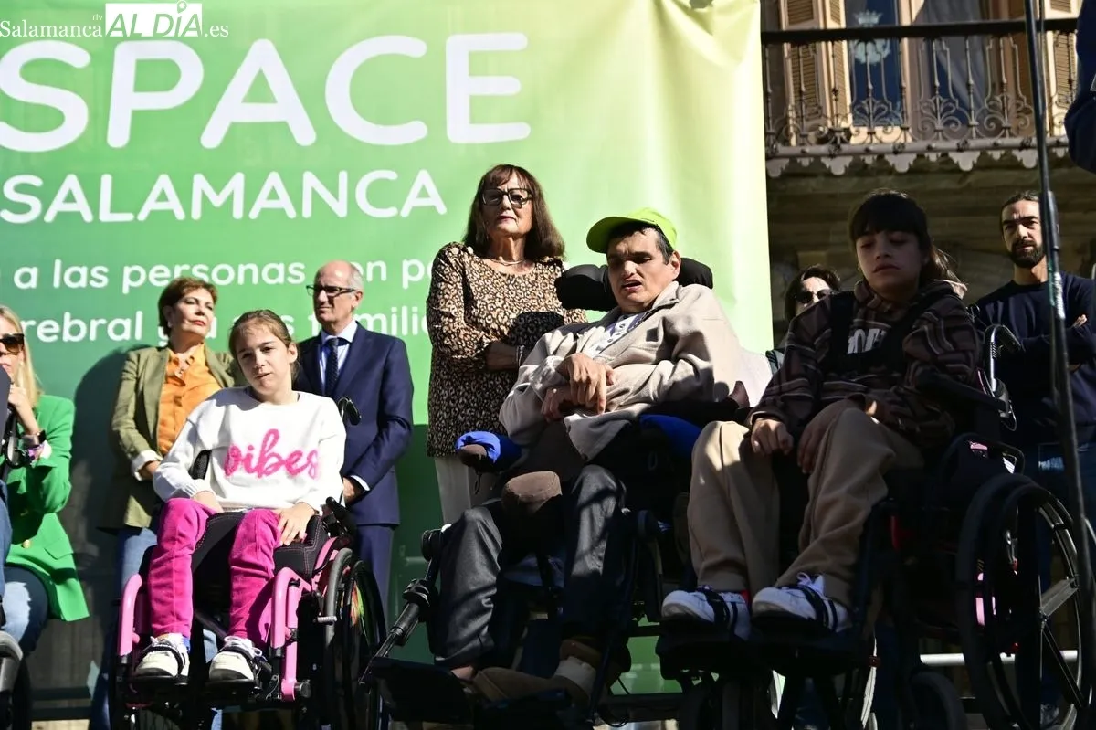Día Mundial de la Parálisis Cerebral en la Plaza Mayor. Foto SALAMANCArtv AL DÍA