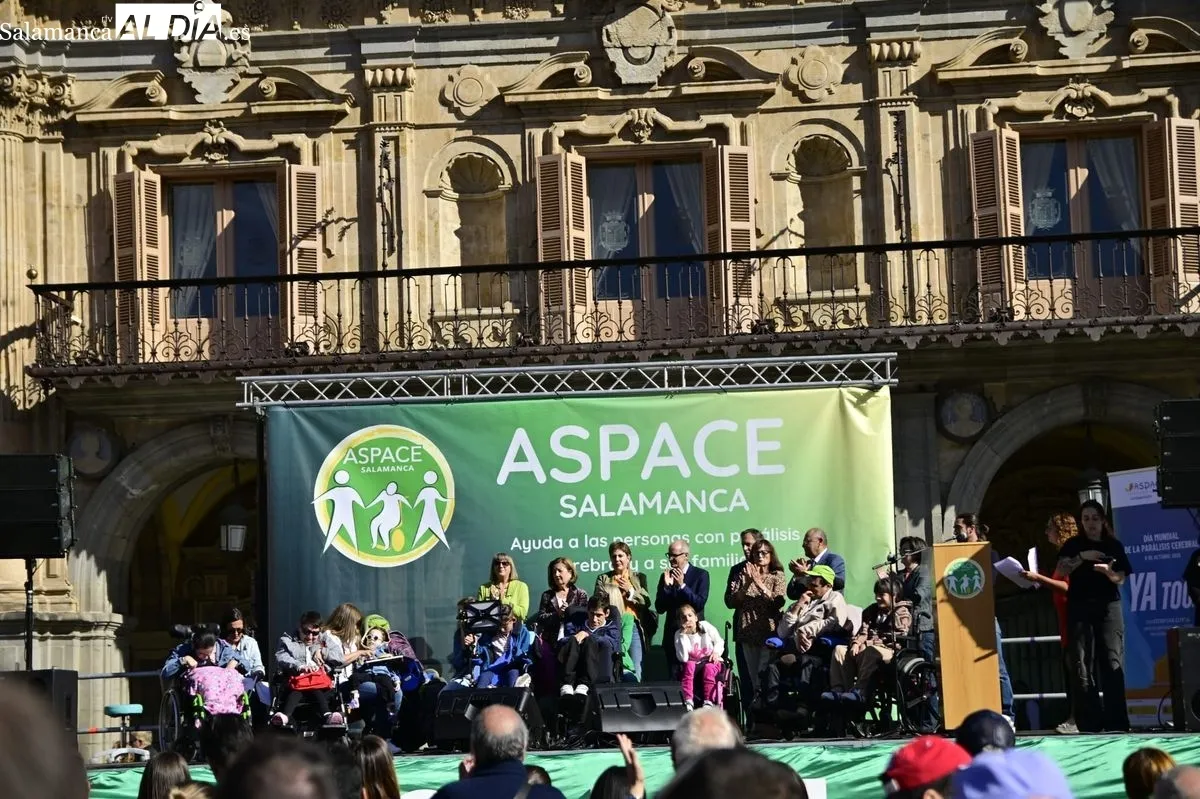 Día Mundial de la Parálisis Cerebral en la Plaza Mayor. Foto SALAMANCArtv AL DÍA
