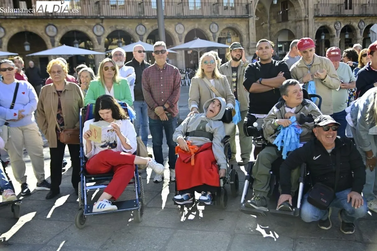 Día Mundial de la Parálisis Cerebral en la Plaza Mayor. Foto SALAMANCArtv AL DÍA