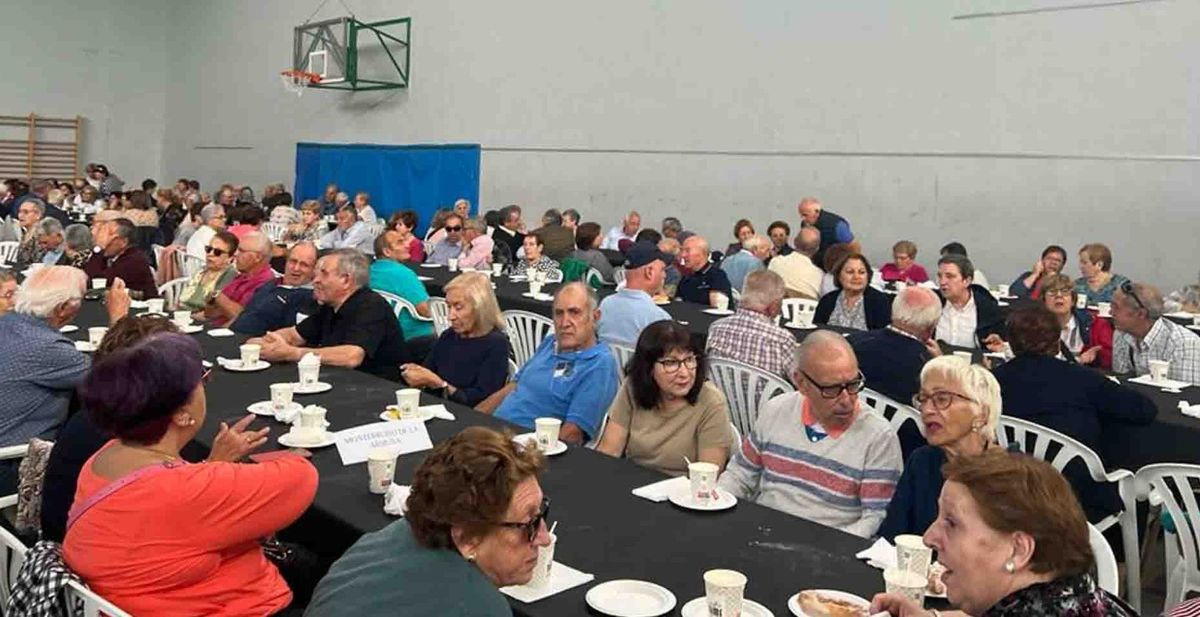 El frontón cerrado de Santa Marta acoge este sábado el Día Provincial del Mayor