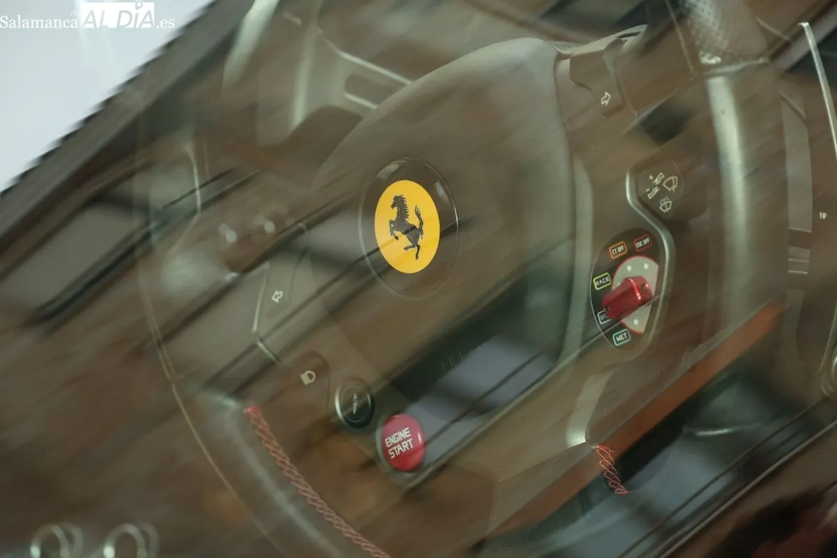 Exhibición de Ferrari y Aston Martin en el Museo de Automoción. Fotos de David Sañudo
