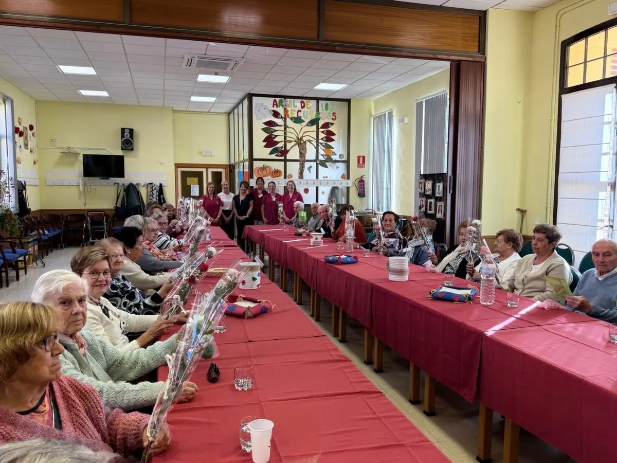 Foto 8 - El mensaje de Yolanda Alonso a los mayores de Guijuelo: &ldquo;No est&aacute;is solos, sois imprescindibles&rdquo; (Fotos)