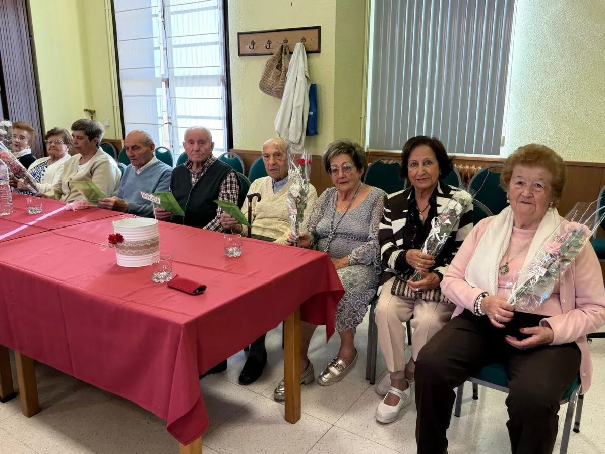 Foto 6 - El mensaje de Yolanda Alonso a los mayores de Guijuelo: &ldquo;No est&aacute;is solos, sois imprescindibles&rdquo; (Fotos)