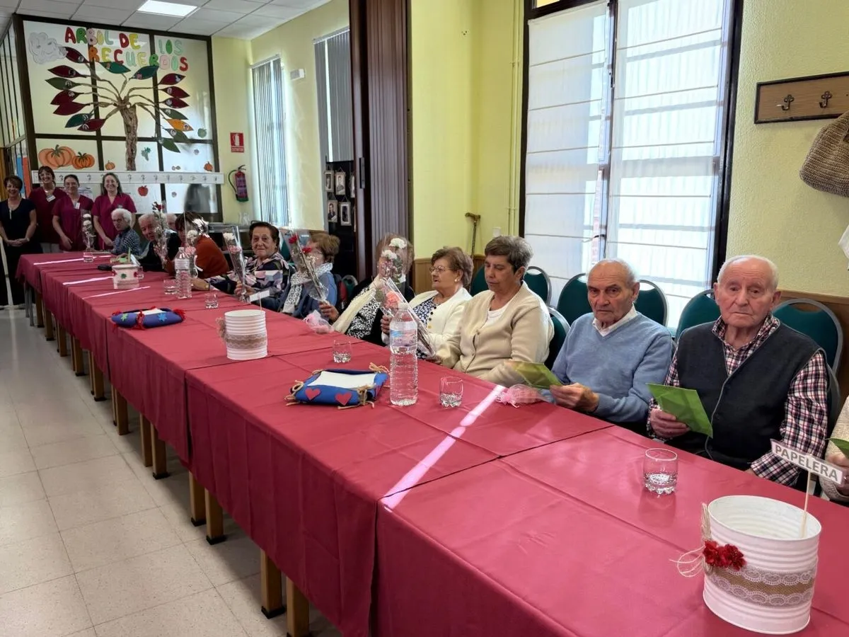 Foto 5 - El mensaje de Yolanda Alonso a los mayores de Guijuelo: &ldquo;No est&aacute;is solos, sois imprescindibles&rdquo; (Fotos)