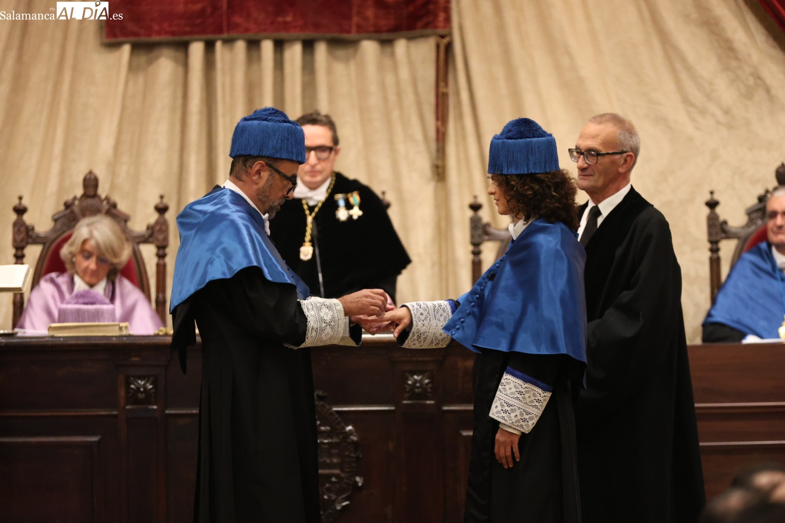 Charpentier, Nobel de Química, honoris causa por la USAL