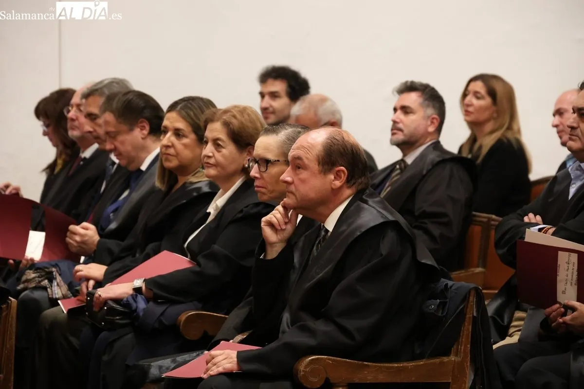 El Colegio de la Abogacía de Salamanca ha celebrado el acto central de sus fiestas patronales en el Aula Salinas de la Universidad. Foto de David Sañudo