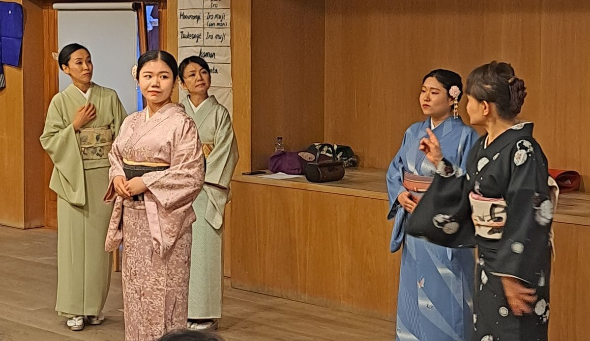 Talleres de Kirie y Temari en Salamanca: agenda de noviembre del Centro Hispano-Japonés