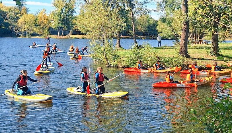La salida del sol permite disfrutar del Águeda a los chavales del programa Multiaventura