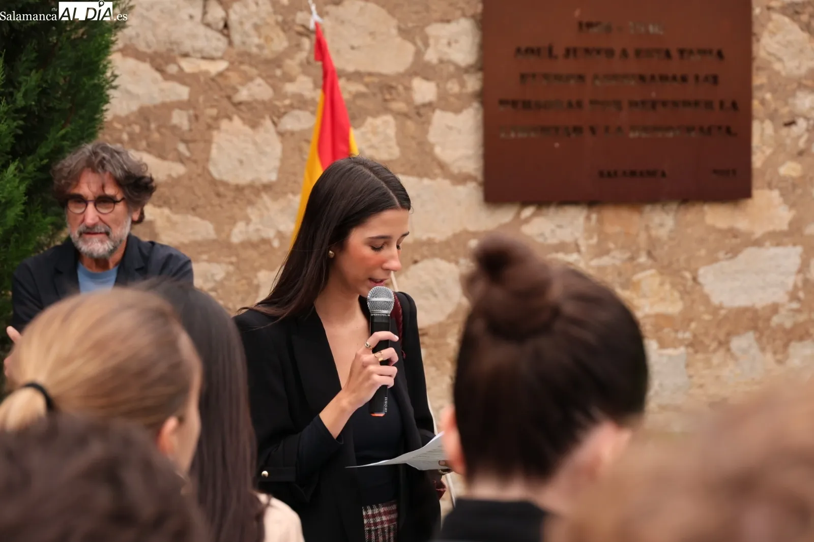 Salamanca recuerda a los 15 fusilados en la tapia del cementerio | Fotos: David Sañudo