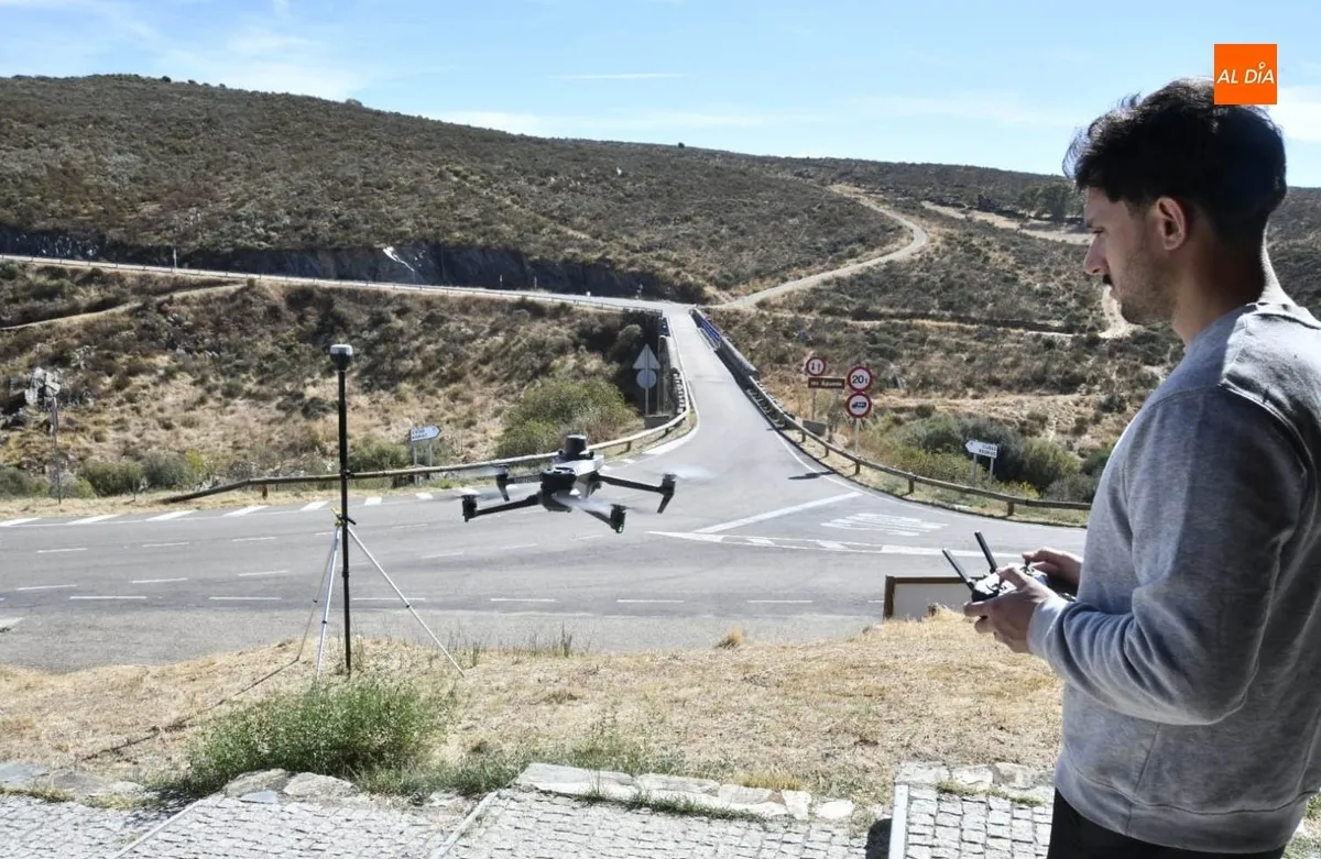 Foto 5 - Alumnos de un Master de la USAL se adentran en Siega Verde en pos de la preservaci&oacute;n del Yacimiento