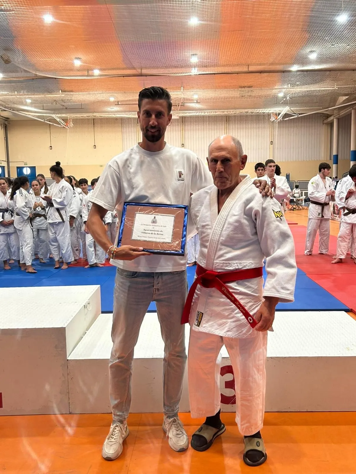 Foto 2 - Villares de la Reina se convierte en el epicentro del judo regional con el Gran Torneo Vicente Zarza Juan