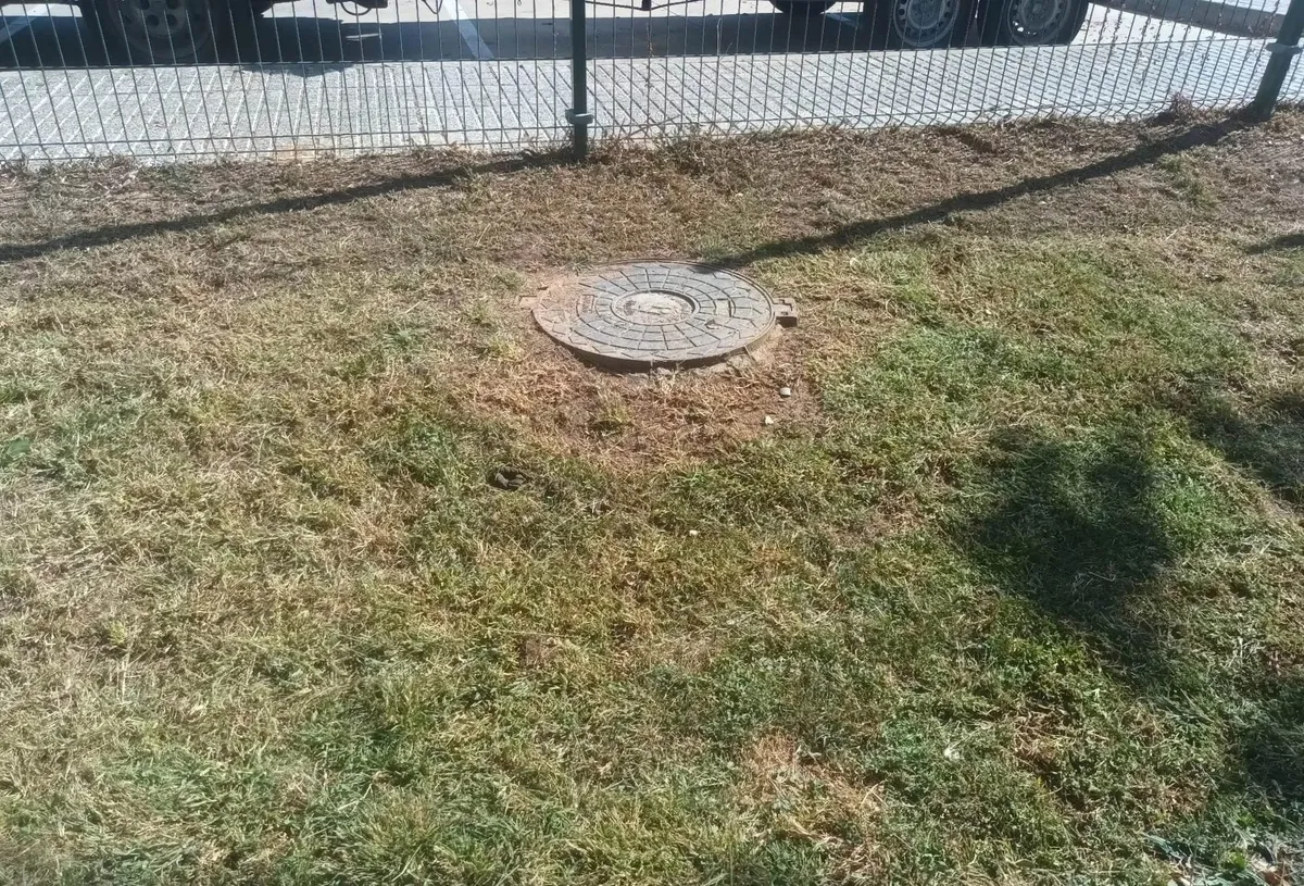 Foto 3 - Denuncian el incivismo en el parque canino del Valle de San Mart&iacute;n
