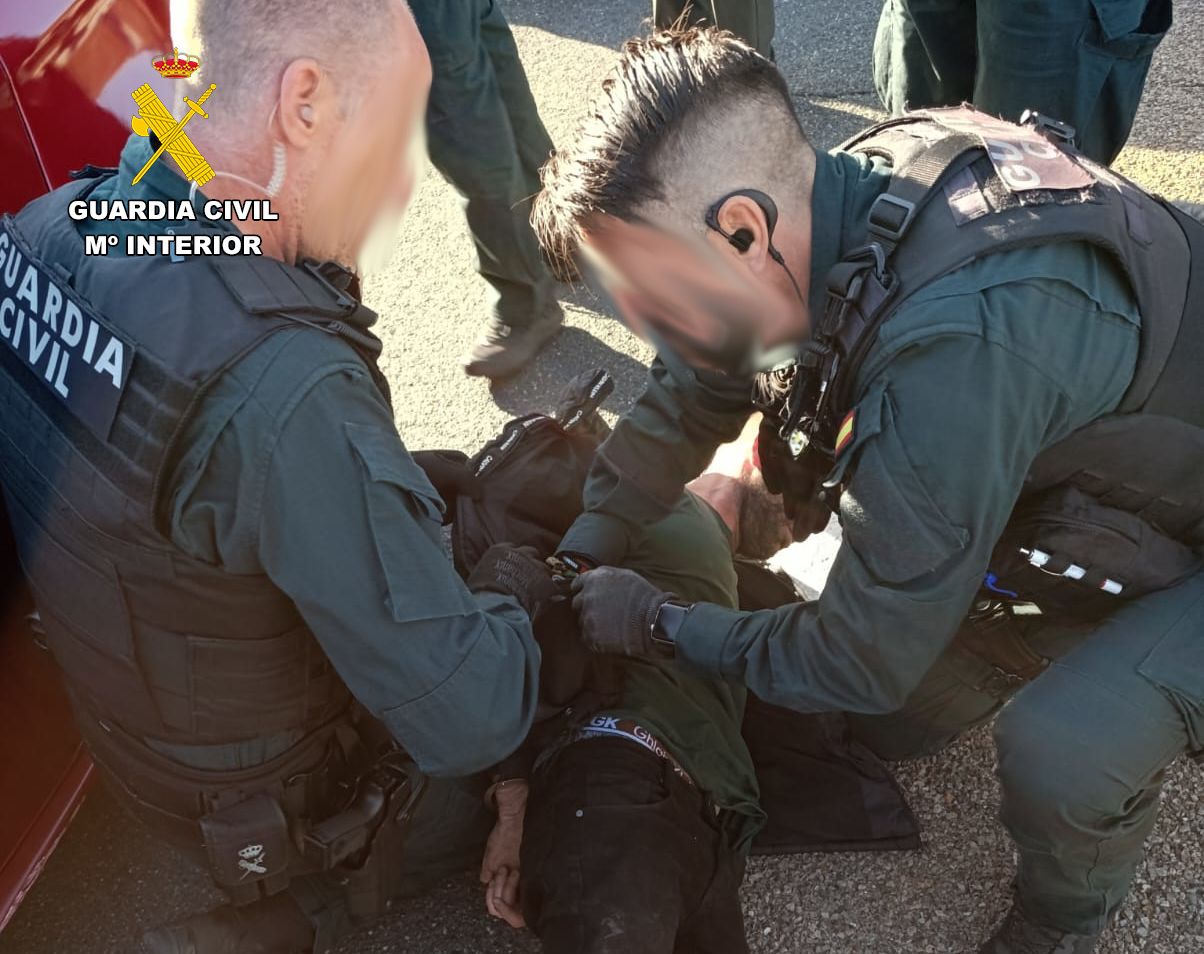 Detenidos en Salamanca dos hombres tras una persecución con un coche y un arma robados