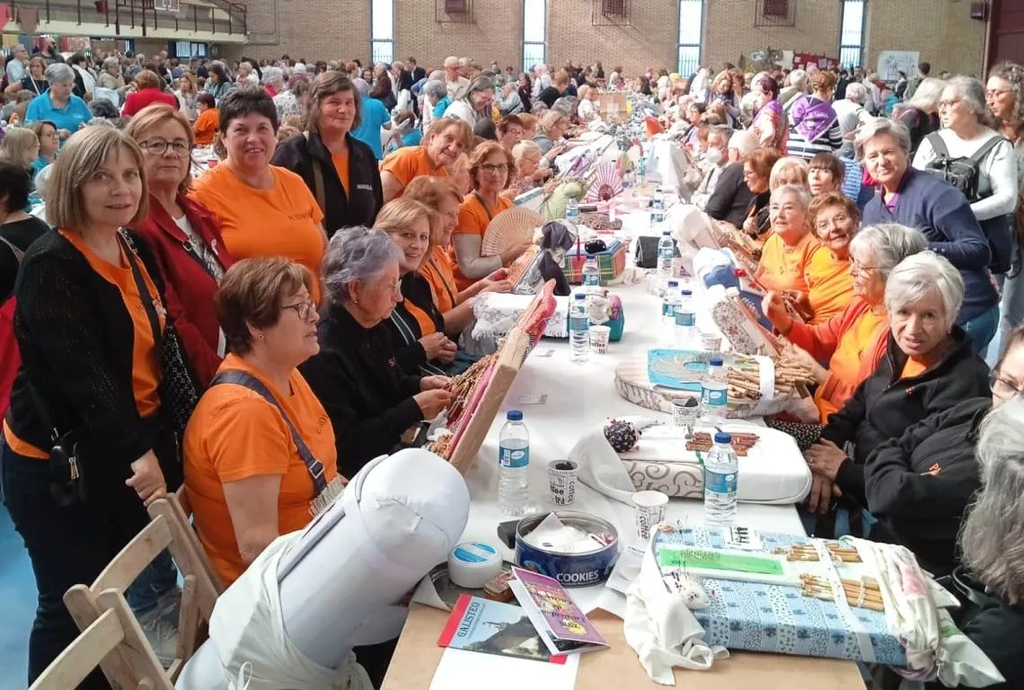Foto 5 - Encajeras de Mir&oacute;briga, La Fuente y Guinaldo asisten al Encuentro &lsquo;La Bolilla&rsquo; de Valladolid