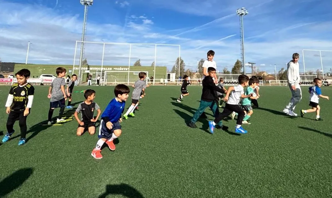 Foto 4 - La Escuela de F&uacute;tbol del Ciudad Rodrigo CF inicia la temporada
