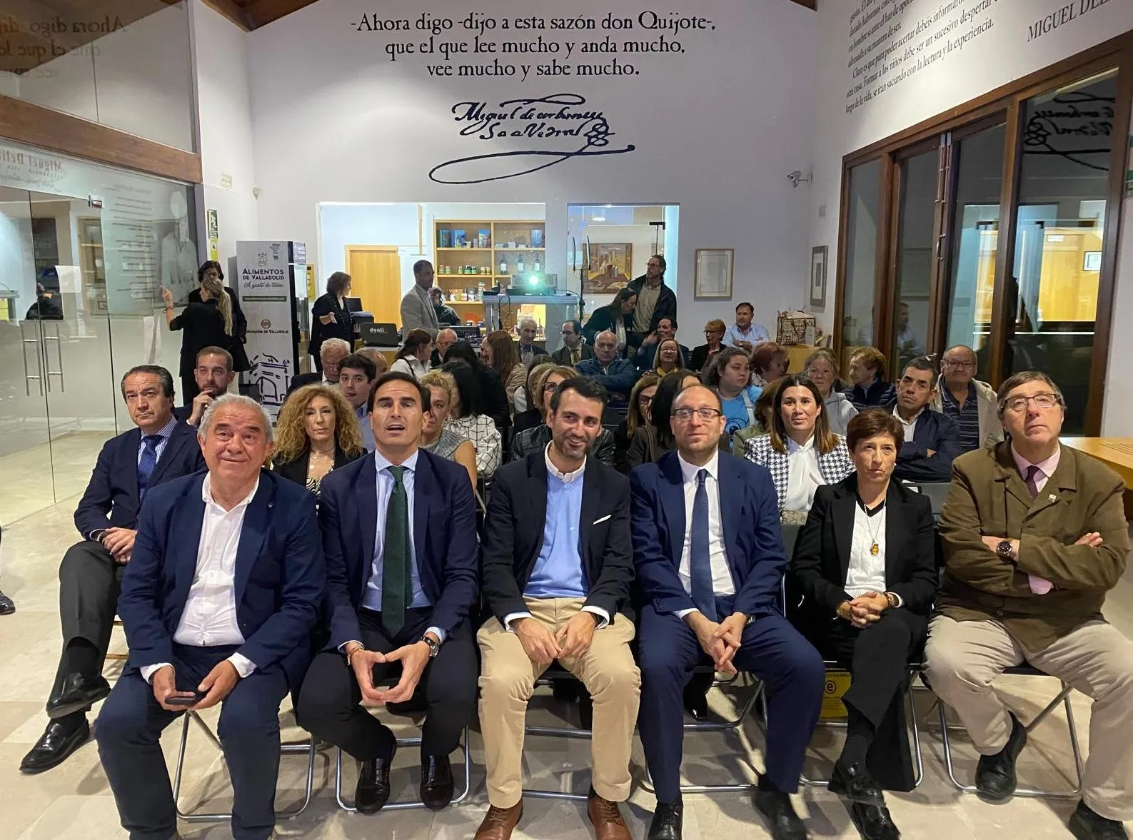 Foto 3 - Julete Moriche y el Taller de Teatro Intergeneracional recogen sus galardones