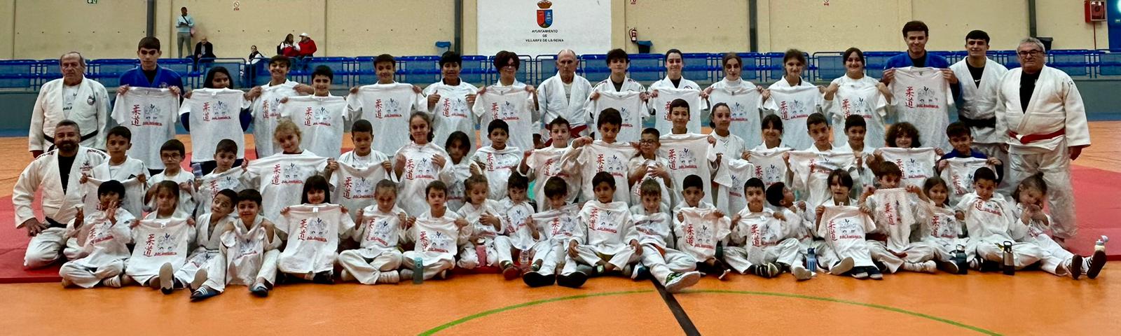 Más de 50 jóvenes celebran el Día Mundial del Judo en Villares