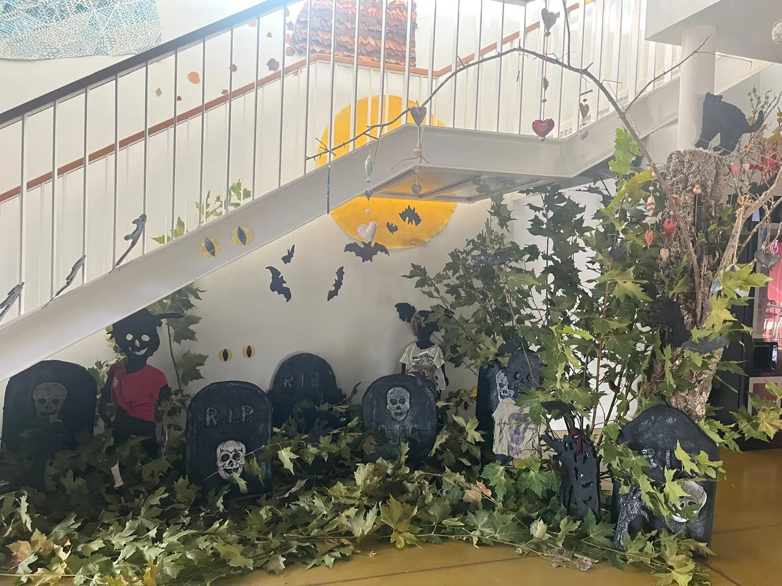 Foto 2 - Asprodes decora por Halloween su Centro Ocupacional